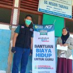 ACT Sulbar Salurkan Bantuan program Sahabat Guru Indonesia