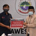 OJK- IJK Salurkan Bantuan Sebanyak 1.750.000.000 ke Pemrov Sulbar