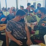 Vaksinator dan Nakes TNI Layani Serbuan Vaksinasi Covid-19