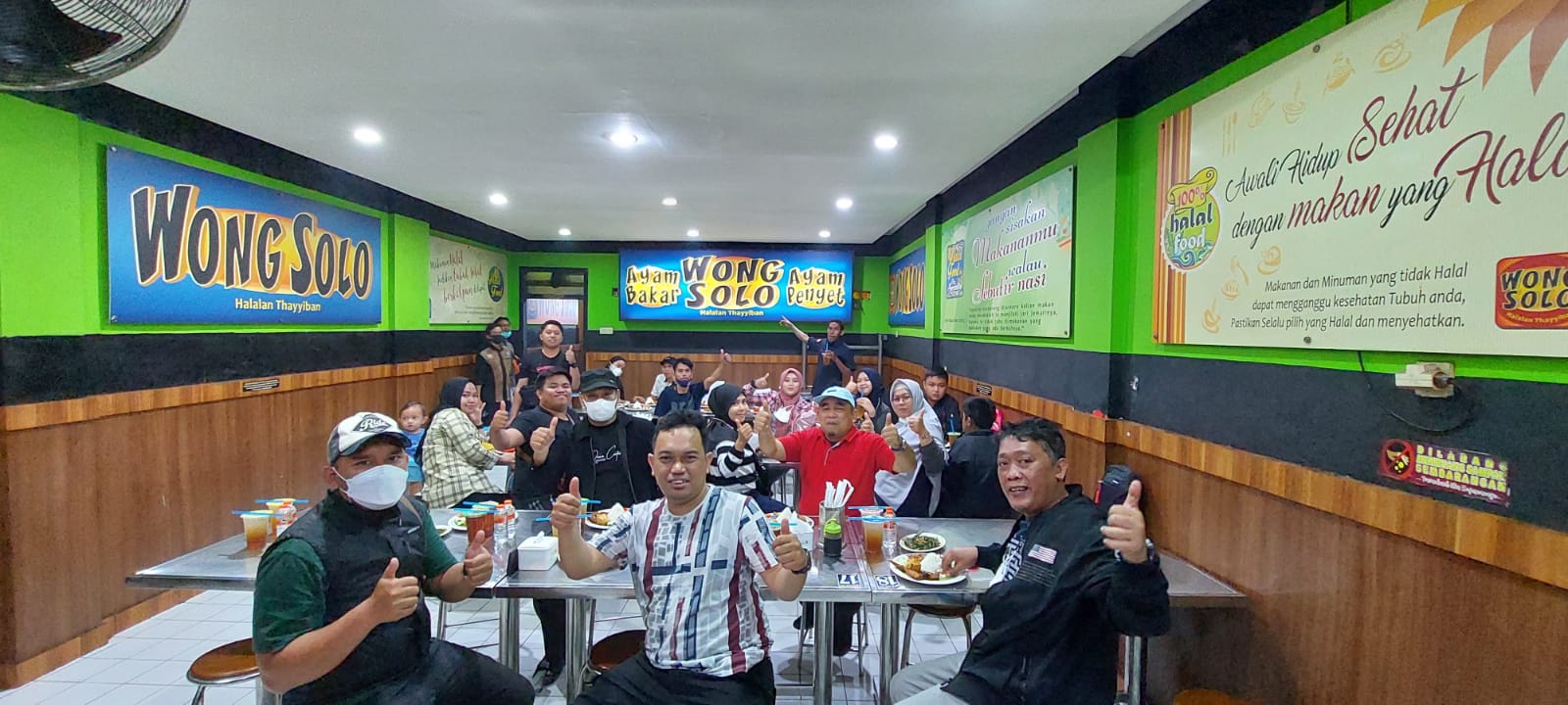 Direksi dan Redaksi harian PT Intermdia Harian Rakyat Sulsel Group di Jamu Makan Malam Wong Solo Group