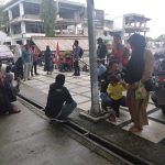 GMNI dan Masyarakat Bandara Tampa Padang Geruduk Kantor DPRD Sulbar