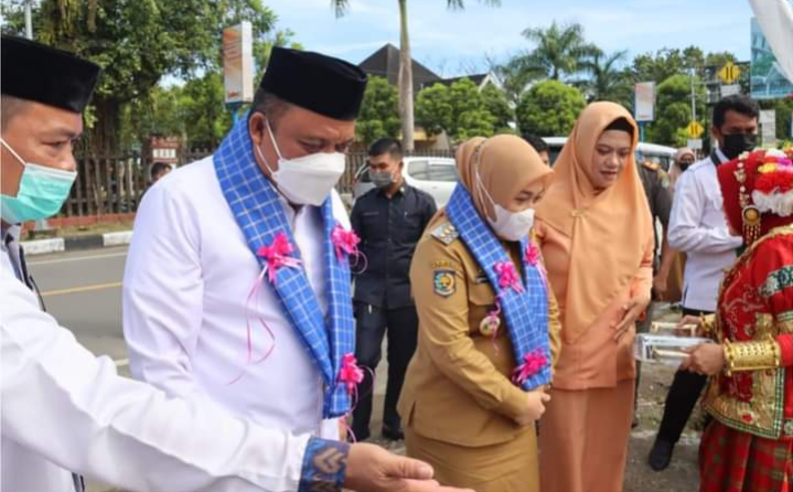 Kakanwil Kemenag Sulbar Muflih, saat meresmikan kantor Kementerian Agama Kabupaten Mamuju