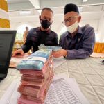 Momentum Ramadan 1443 H, Danyon C Pelopor Salurkan Zakat Fitrah Dan Zakat Profesi