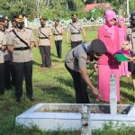 Polres Pasangkayu Gelar Upacara Ziarah dan Tabur Bunga