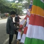 Ini Cerita Riski Ariyanto, Penjual Bendera Merah Putih Asal Palu