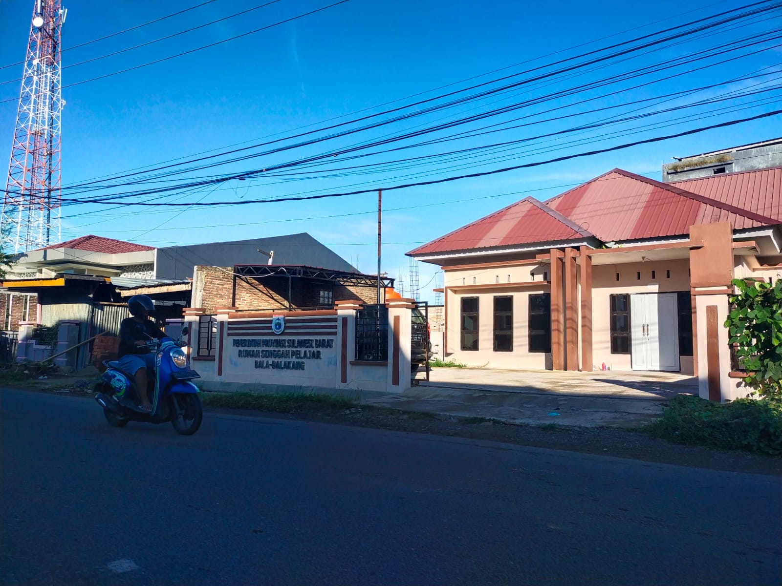 Rumah singgah pelajar Balabalakang . (Foto: Sudirman/Rakyatsulbar.com)