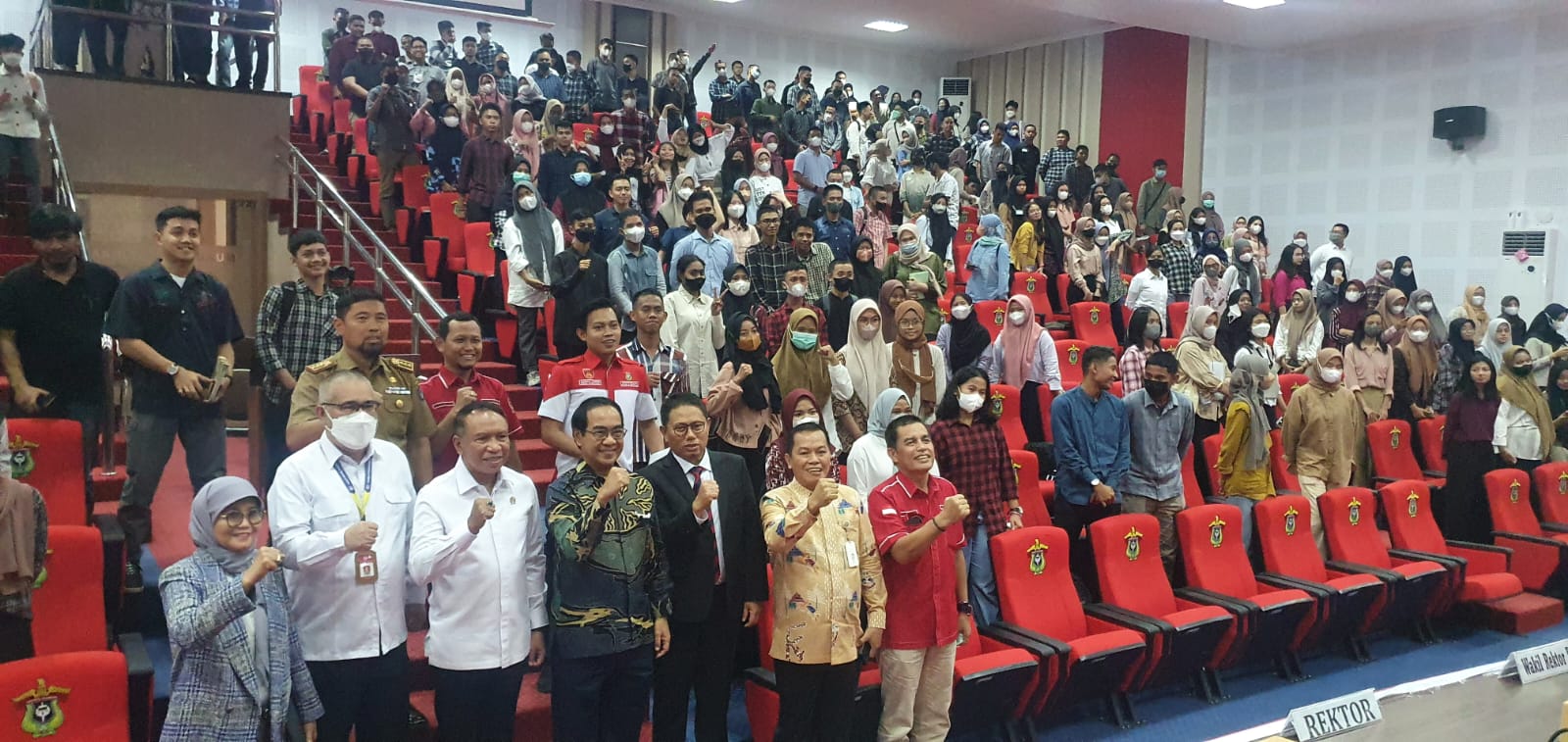 Menteri Pemuda dan Olahraga (Menpora) Zainudin Amali saat membawakan kuliah umum di aula Prof. Lopa Fakultas Hukum Unhas Makassar, Selasa (2382022).