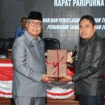 Pemprov Sulbar Serahkan Naskah Raperda APBD Perubahan 2022