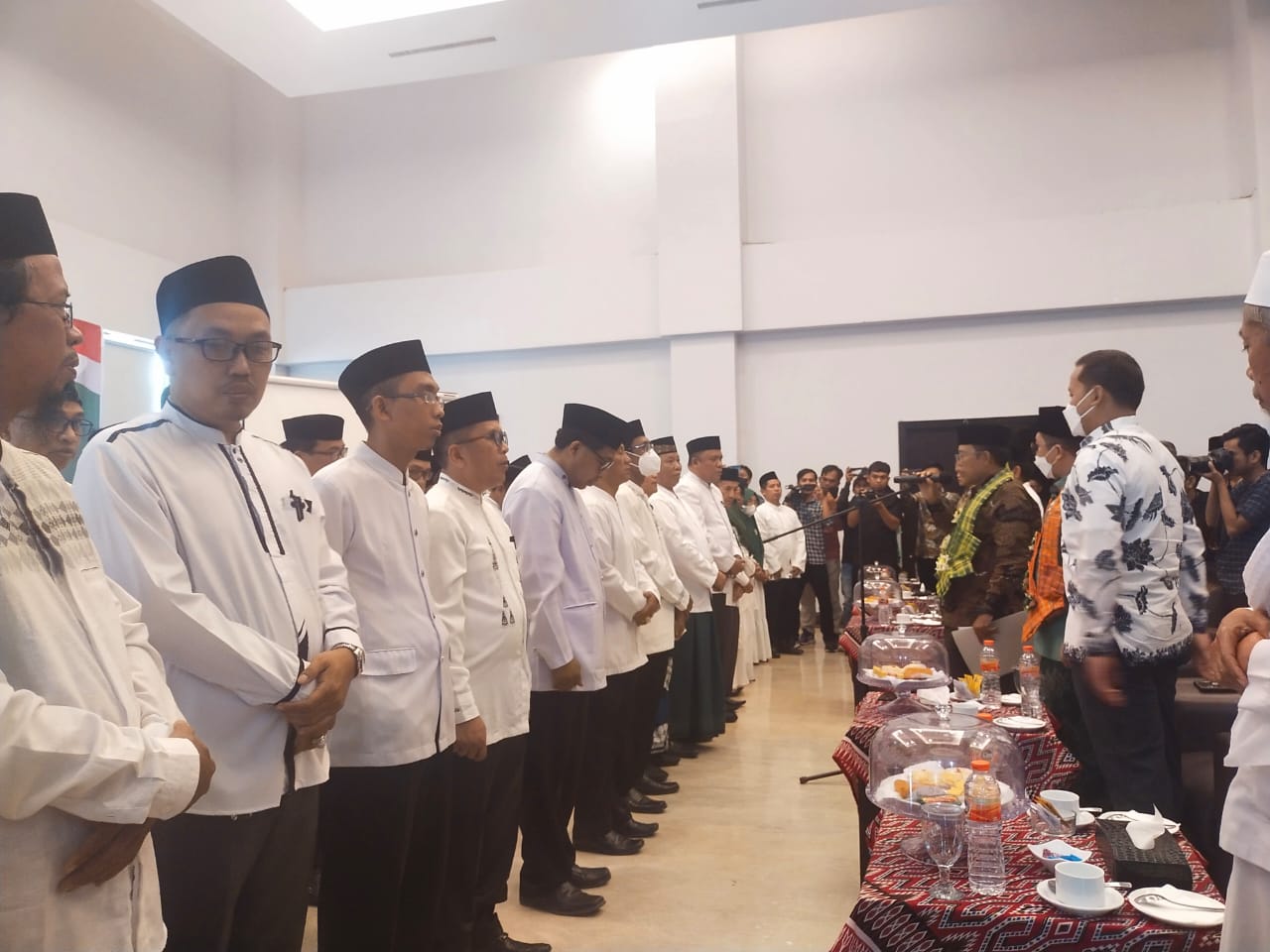 Pengukuhan Majelis Ulama Indonesia (MUI) Sulawesi Barat masa khidmat 2020-2025 (Foto SudirmanRakyatsulbar.com)