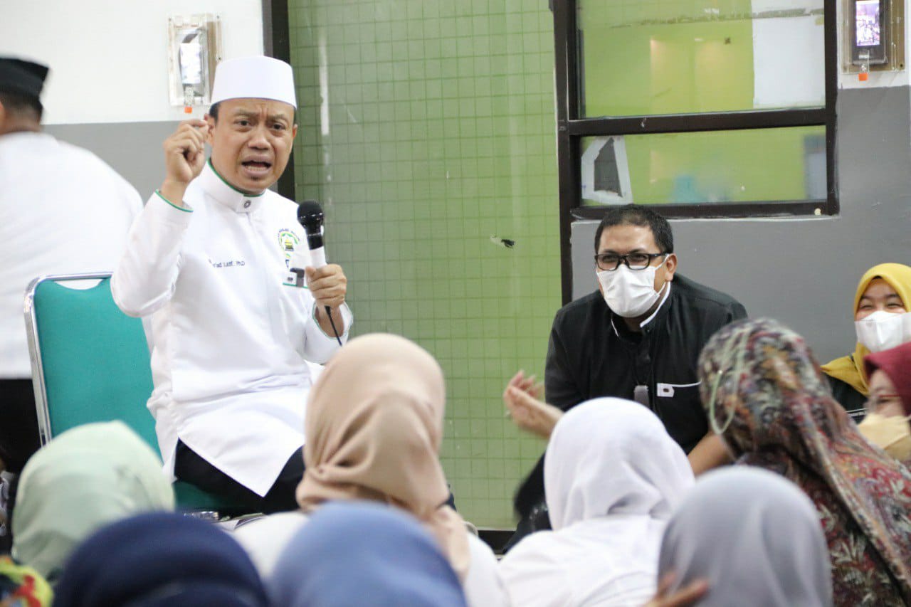 Pendakwah kondang Ustadz Das'ad Latif hadir langsung berbagi tips kepada jajaran RS