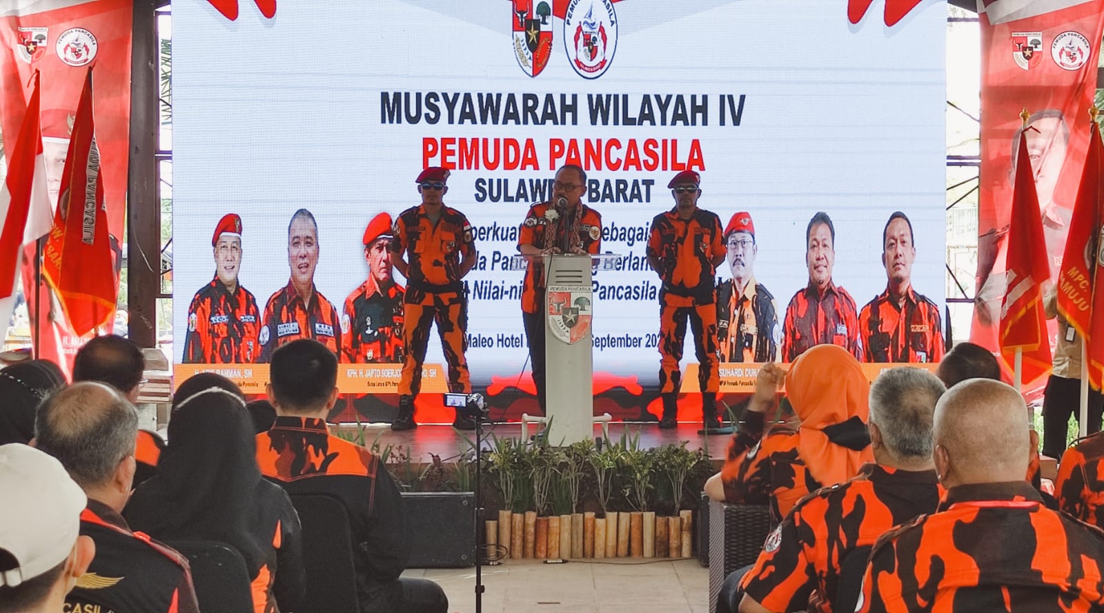 Ketua MPW Pemuda Pancasila (PP) Sulawesi Barat Suhardi Duka, saat sambutan (Foto Lukman Rahim / Rakyatsulbar.com)