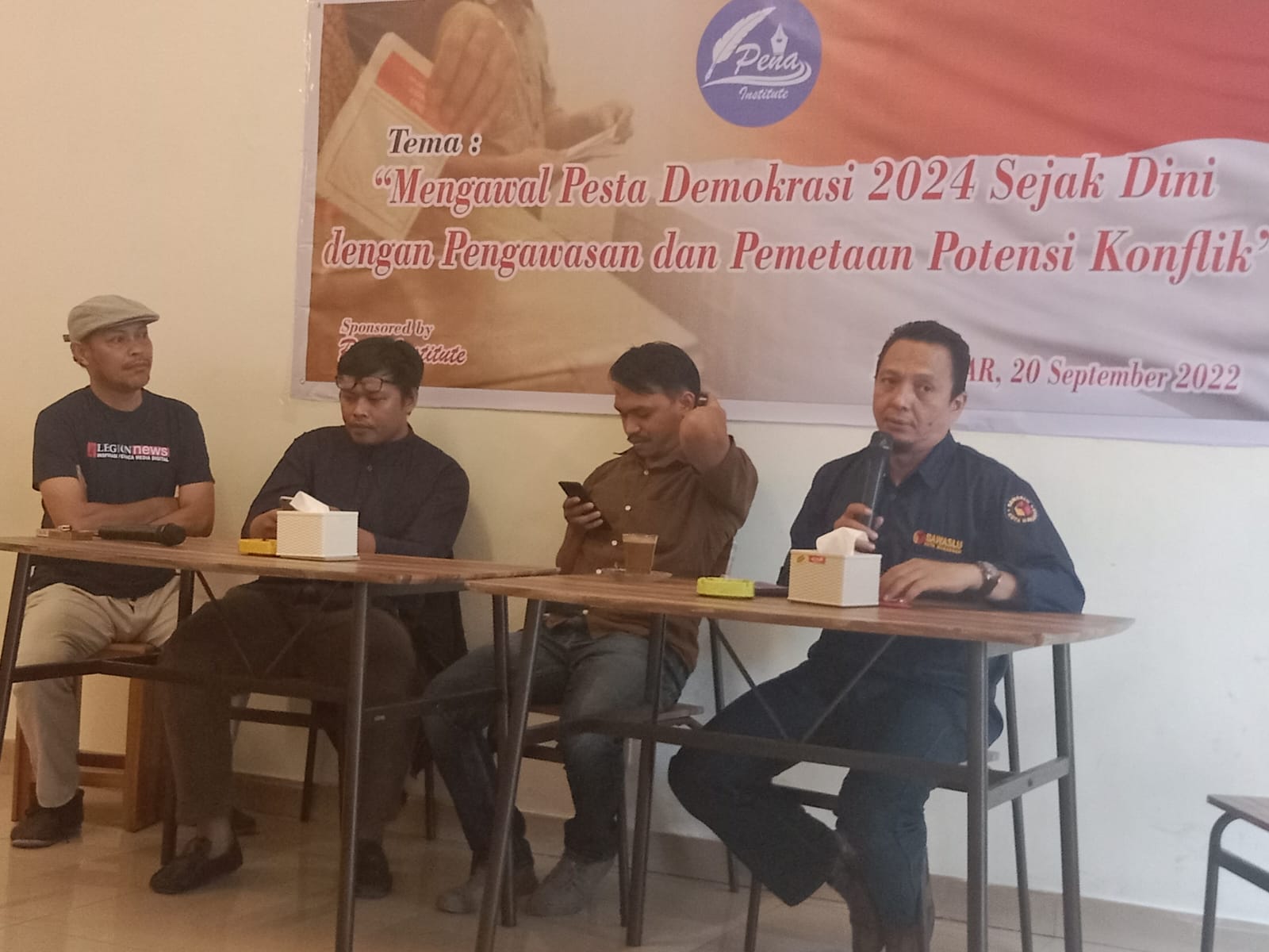 Aktivis Mahasiswa UNHAS dan UMI Bahas Pemilu Berkualitas bersama Ketua Bawaslu Makassar