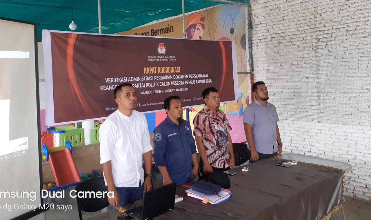 KPU Mateng, gelar Rakor verifikasi administrasi perbaikan dokumen persyaratan keanggotaan partai politik calon peserta pemilu tahun 2024. (Foto: Zulkarnaim/Rakyatsulbar.com)