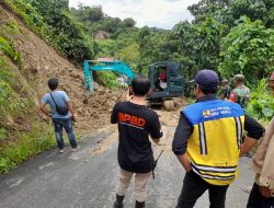 Sempat Tertutup Akibat Longsor, Poros Sese Kembali Normal