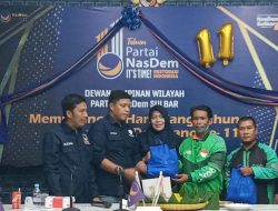 Hut NasDem Ke-11 Tema “It’s Time Restorasi Indonesia”, DPW Sulbar Warnai Penyerahan Bingkisan Untuk Ojol