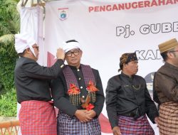 Masyarakat Adat Botteng Anugerahi Pj Gubernur Sulbar dan Kapolda Sebagai Tomakaka Malaqbi