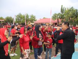 Brimob Hangatkan Euforia Juara PSM Bersama Suporter