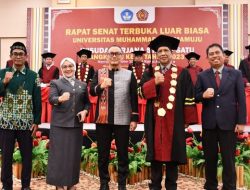 BERITA FOTO: Ketua DPRD Sulbar Hadiri Wisuda UNIMAJU