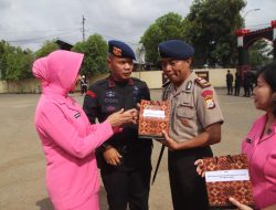 Personel Yon C Purna Bakti Diarak Keliling Bone, Danyon Ichsan: Terima Kasih Dedikasinya