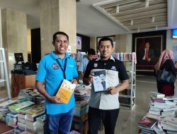 UNIBOS Gandeng Gramedia Buka Gudang Pameran Buku