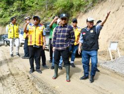 Prof Zudan Target 5 Km Jalan Tabone-Nosu Rampung 2024