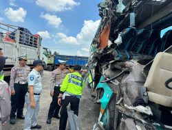 Jasa Raharja Jamin Seluruh Korban Tabrakan Antara Bus Peziarah dengan Truk di Jalan Raya Pantura, Gresik