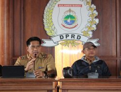 Satukan Frekuensi Hamzih Rapat Perdana Seluruh Staf Sekretariat DPRD Sulbar