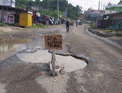 Hati – hati Ada “Lubang Buaya” di Jl Abd Malik Pattana Endeng