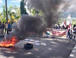 Aliansi Sulbar Bergerak Geruduk Kantor Gubernur Sulbar