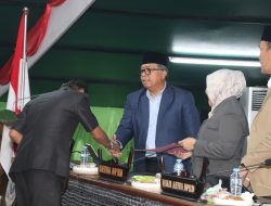 Sekprov Hadiri Pandangan Fraksi DRPD Sulbar Terkait RAPBDP 2024