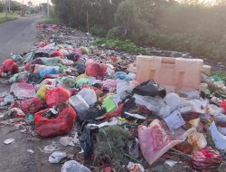 Warga Simboro Keluhkan Bau Busuk Sampah di Jl Martadinata