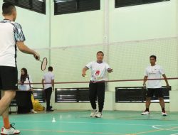 Muhammad Idris, Lepas Kontingen Sulbar Menuju Turnamen Badminton Korpri di Sulsel