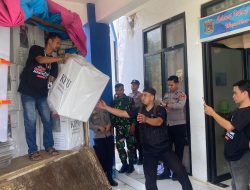 Tiba di Kantor PPK, Polsek Tapalang Lakukan Pengamanan Logistik Pemilu