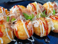 Takoyaki, Hidangan Jepang yang Populer dengan Resep Sederhananya