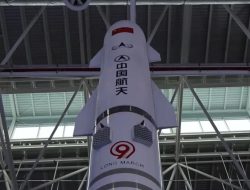 China Rilis Roket yang Bisa Dipakai Ulang, Saingi Roket Elon Musk