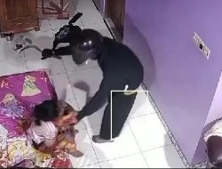 Viral Perampokan Gagal di Karanganyar, Pelaku Menodongkan Celurit ke Penghuni Rumah