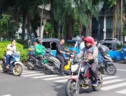 Viral Pengendara Motor Lawan Arus Lalu Lintas, Apa Hukumnya