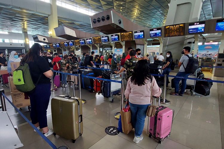 Suasana Terminal 3 Bandara Soekarno-Hatta, Kota Tangerang, Kamis (23/12/2021) (Dok. KOMPAS)