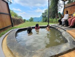 Berendam Air Panas ala Jepang di Kaki Gunung Slamet Baturraden