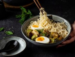 Mie Instan Tetap Lezat dan Sehat, Ini Resep Khususnya!