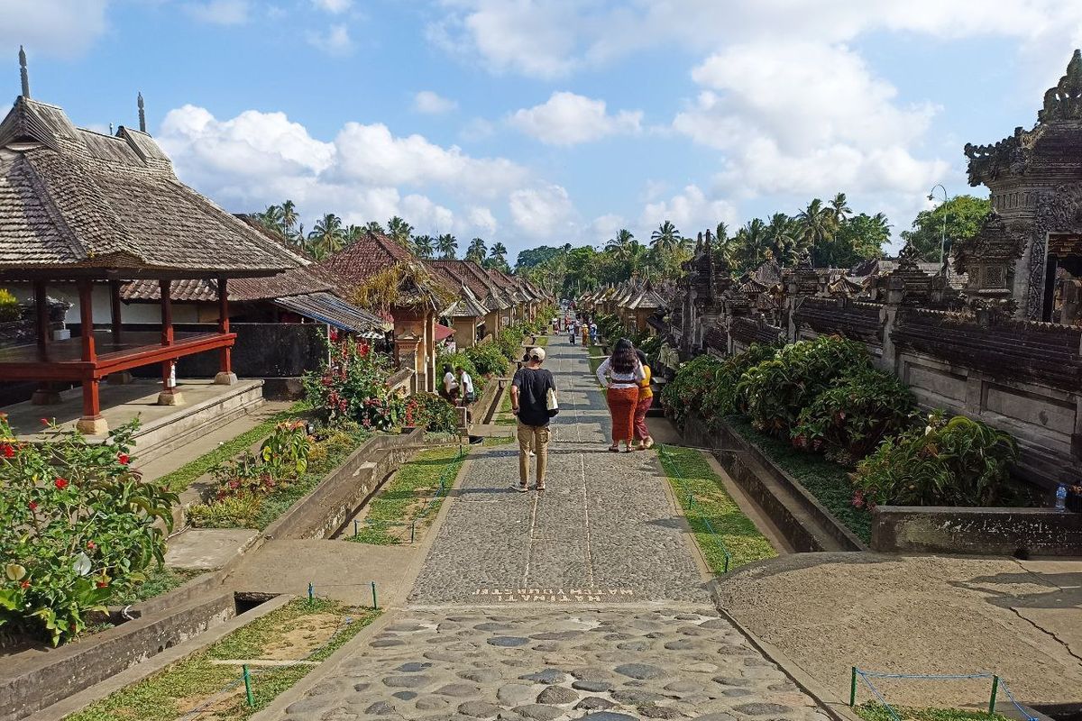 Suasana Desa Penglipuran di Kabupaten Bangli, Bali, pada Jumat (6/9/2024) (Dok. KOMPAS)